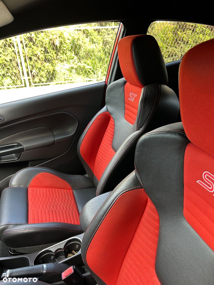 Ford Fiesta 1.6 EcoBoost ST - 8