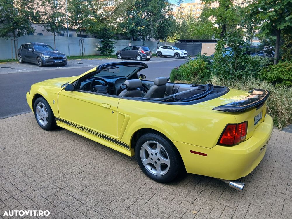 Ford Mustang - 3