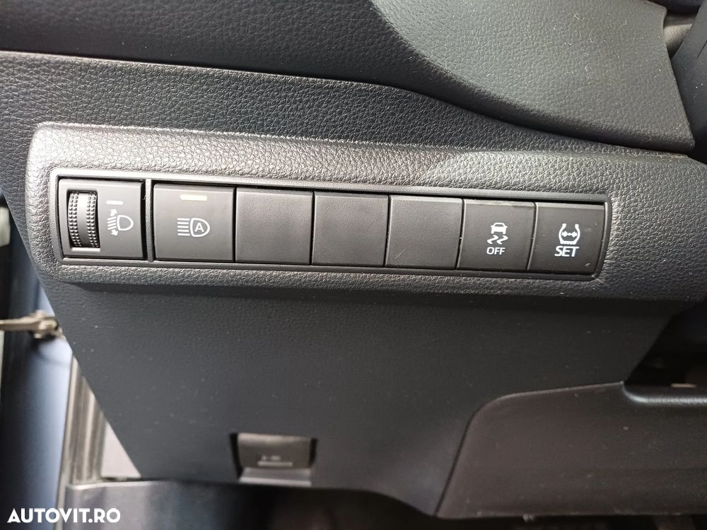 Toyota Corolla Sedan 1.8 HSD Dynamic - 9