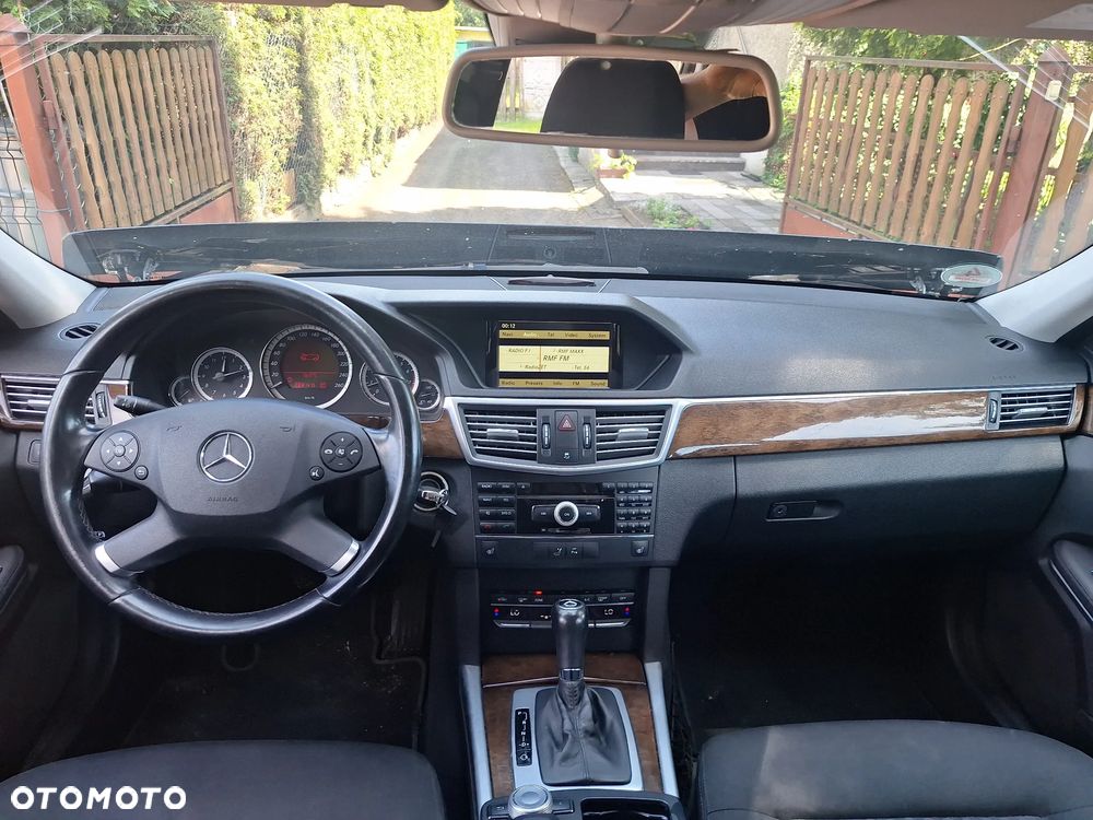 Mercedes-Benz Klasa E 250 CGI BlueEffICIENCY Avantgarde - 8
