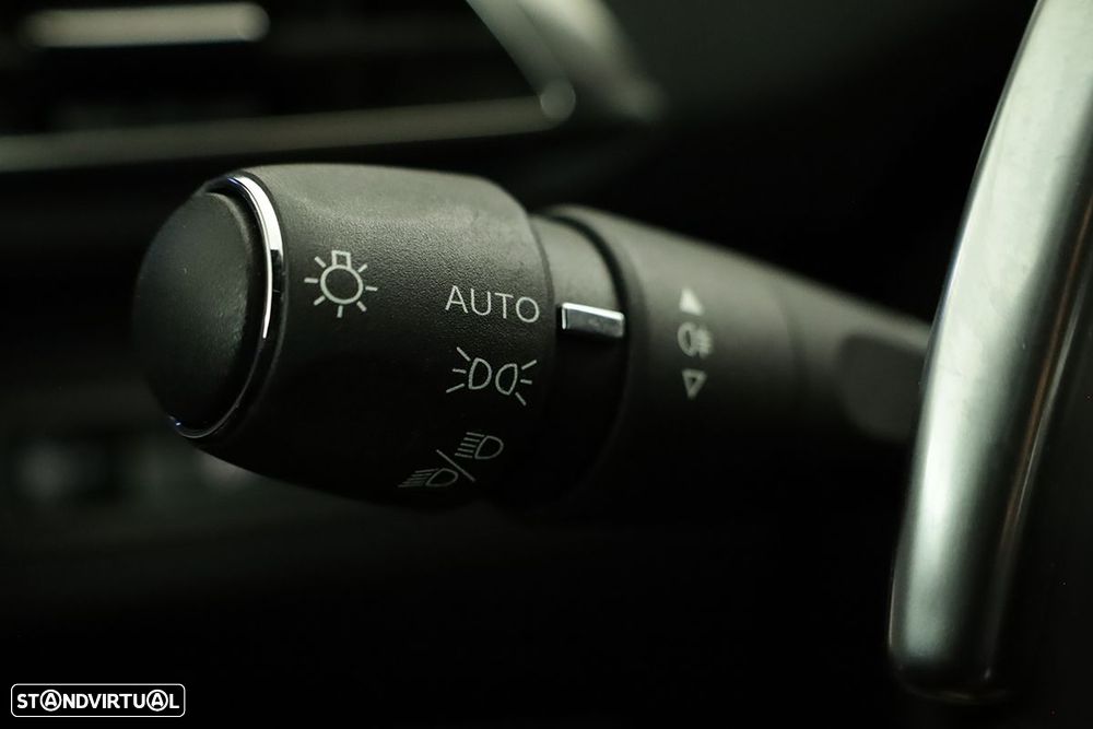 Peugeot 3008 1.5 BlueHDi Allure Pack EAT8 - 17