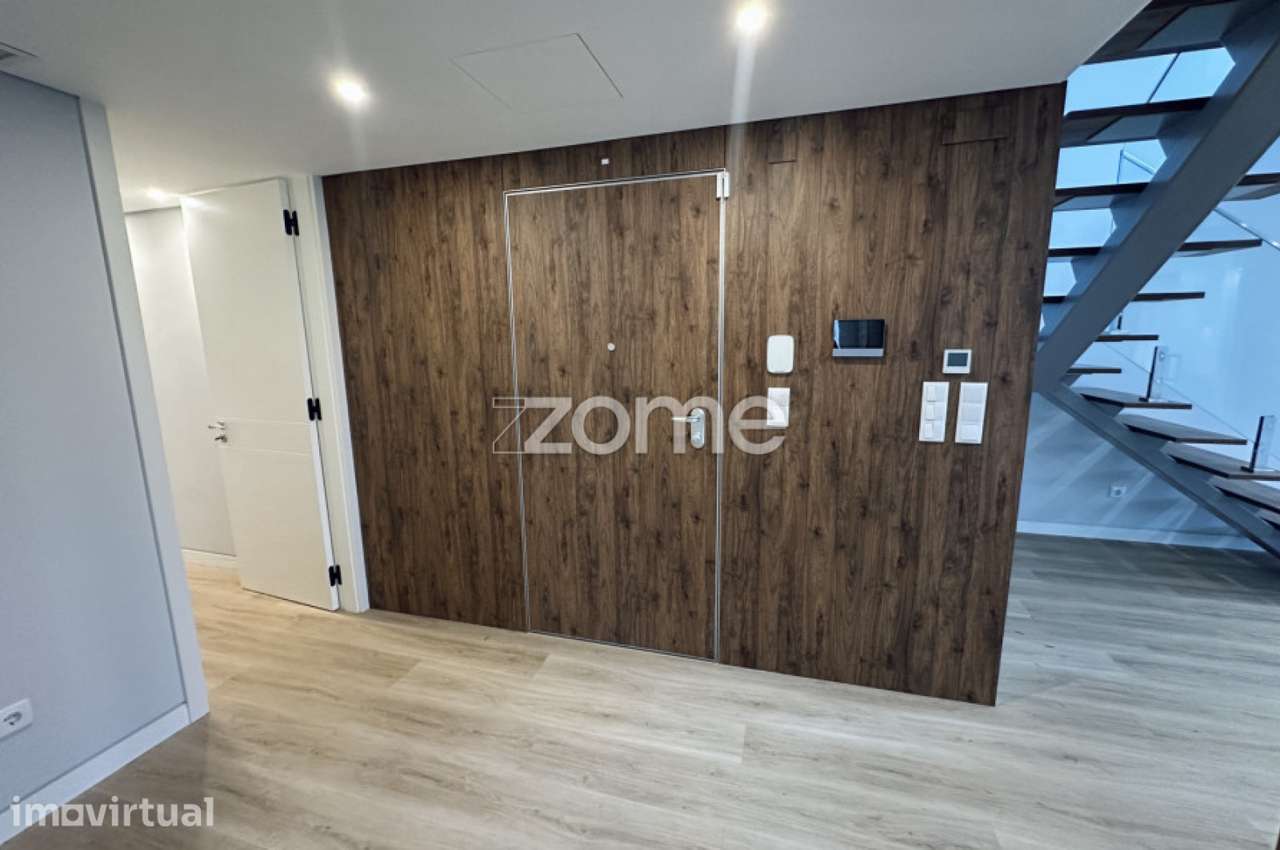 Apartamento T3 com Mezanino – 3 lugares de garagem - Grande imagem: 5/28