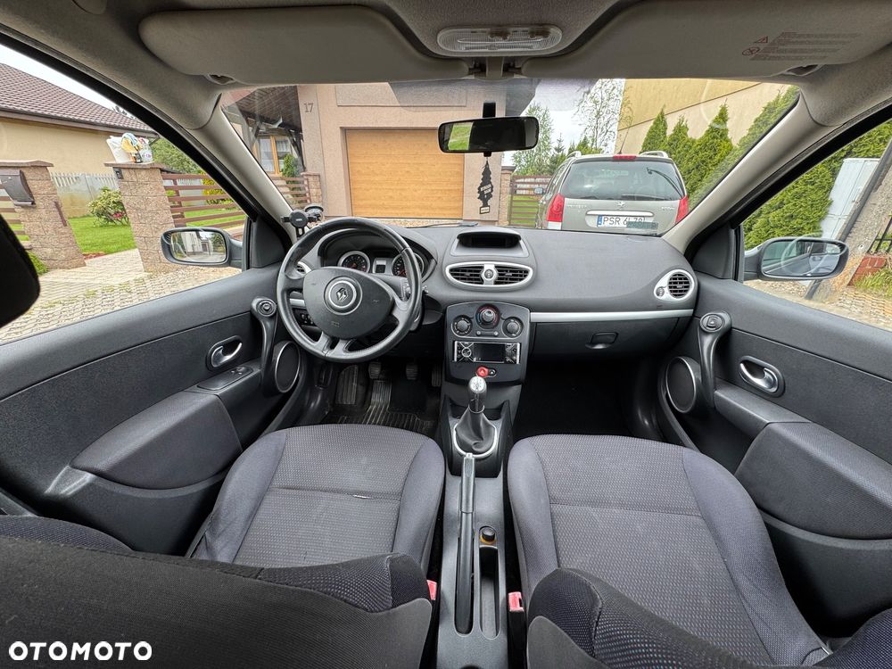 Renault Clio 1.2 16V Expression - 12