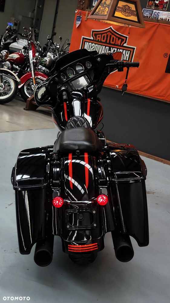 Harley-Davidson Touring Street Glide - 4