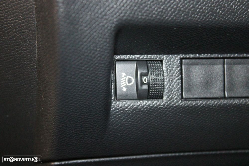 Peugeot 2008 1.5 BlueHDi Active EAT8 - 12