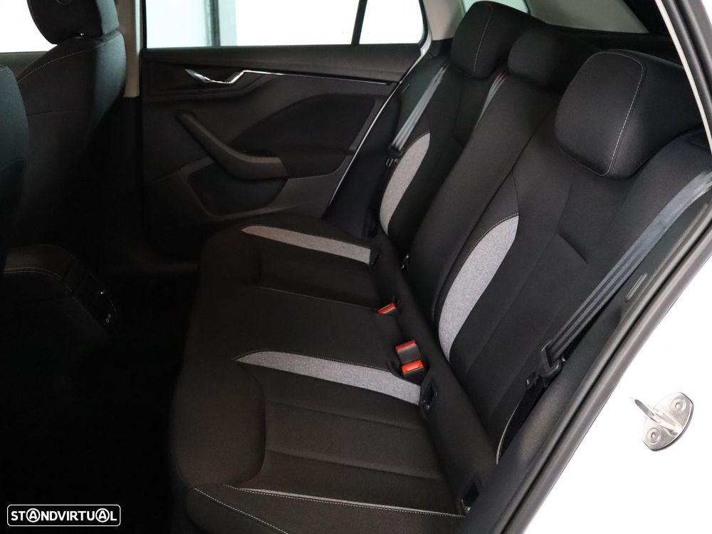Skoda Kamiq 1.0 TSI Selection DSG - 9