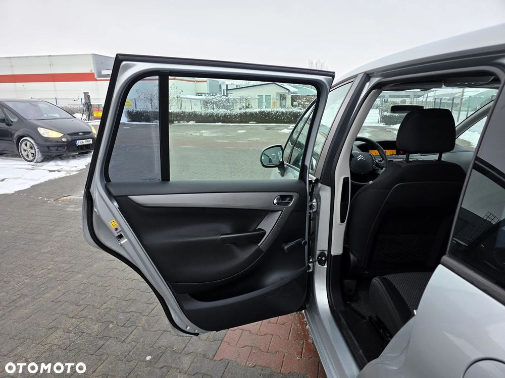 Citroën C4 Grand Picasso 1.8 16V Advance - 9
