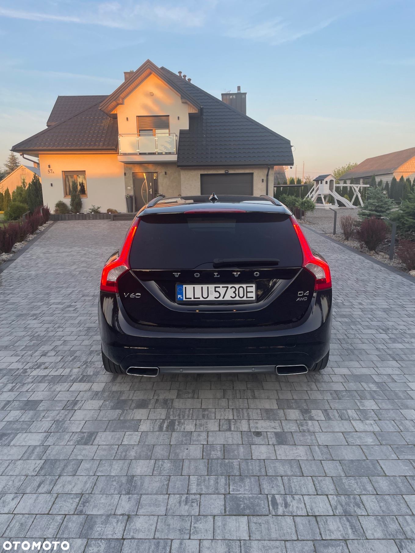 Volvo V60 D4 AWD - 4