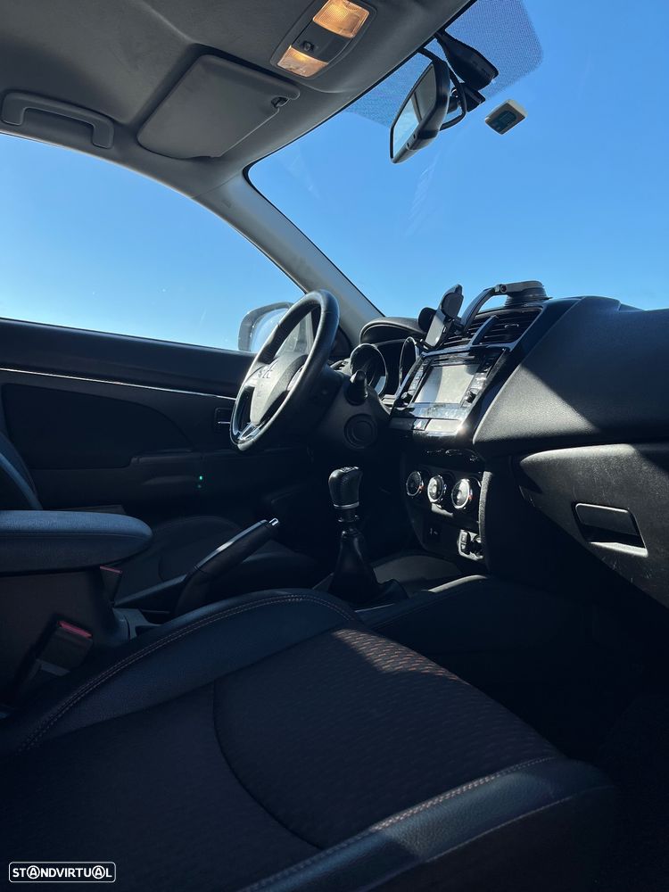 Mitsubishi ASX 1.6 DI-D Intense Black Edition - 4