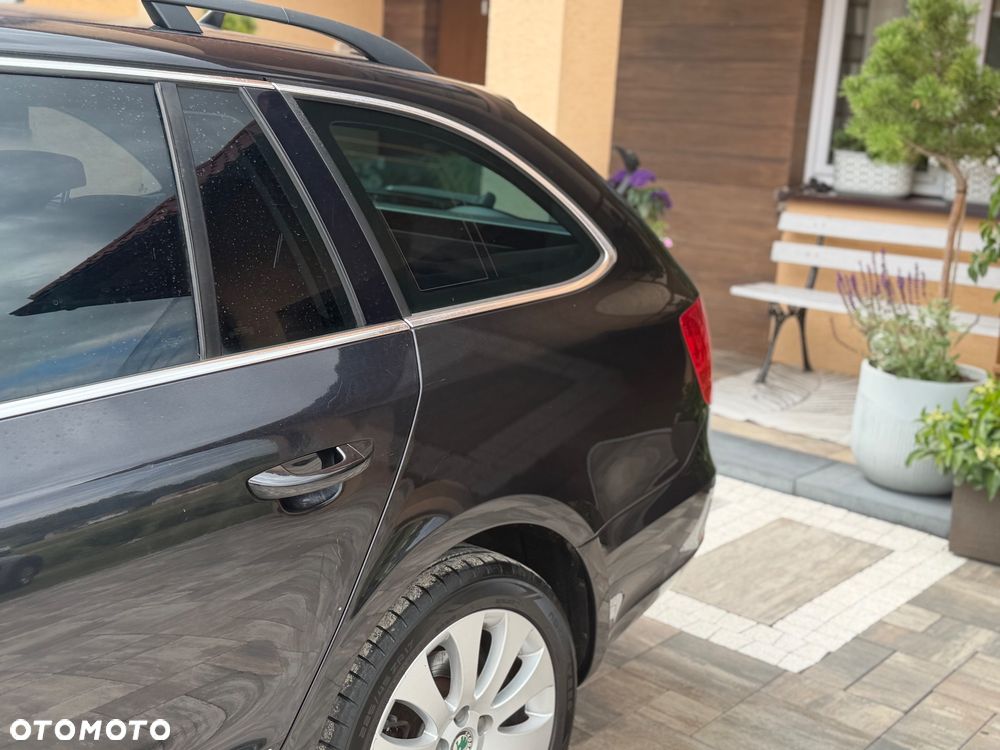 Skoda Superb 2.0 TDI DSG Elegance - 37
