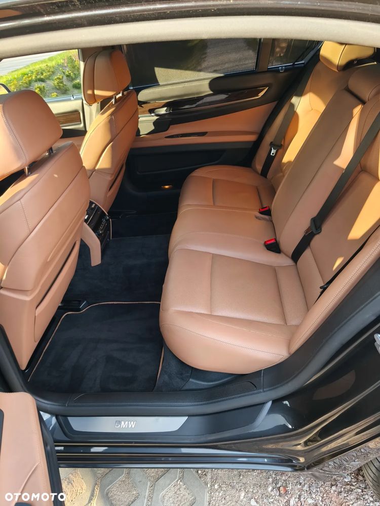 BMW Seria 7 750Li - 27