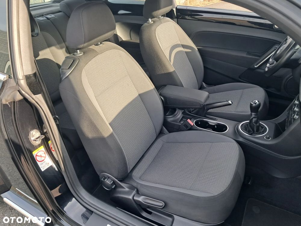 Volkswagen Beetle 1.6 TDI DPF Blue Motion Technologie Design - 16