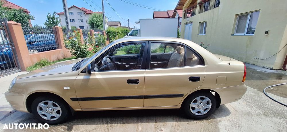 Hyundai Accent - 8