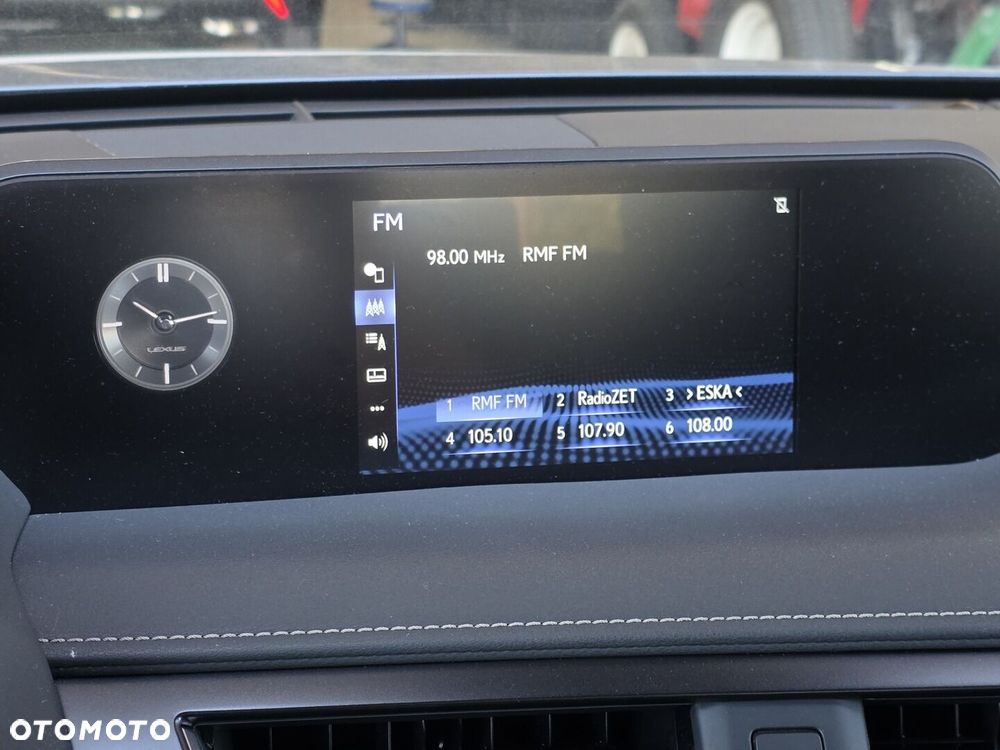 Lexus UX - 12