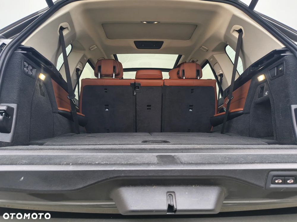 BMW X7 xDrive40d mHEV - 12