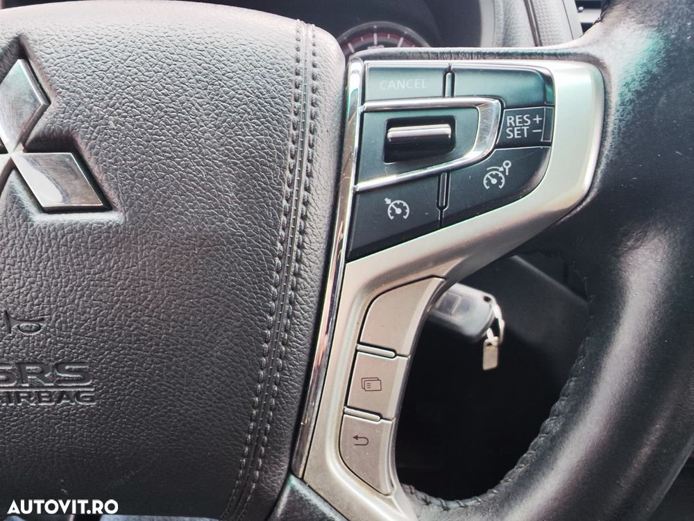 Mitsubishi L200 Double Cab 2.2 DI-D M/T Instyle - 25