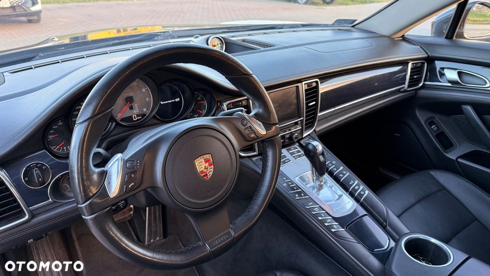 Porsche Panamera 4S - 4