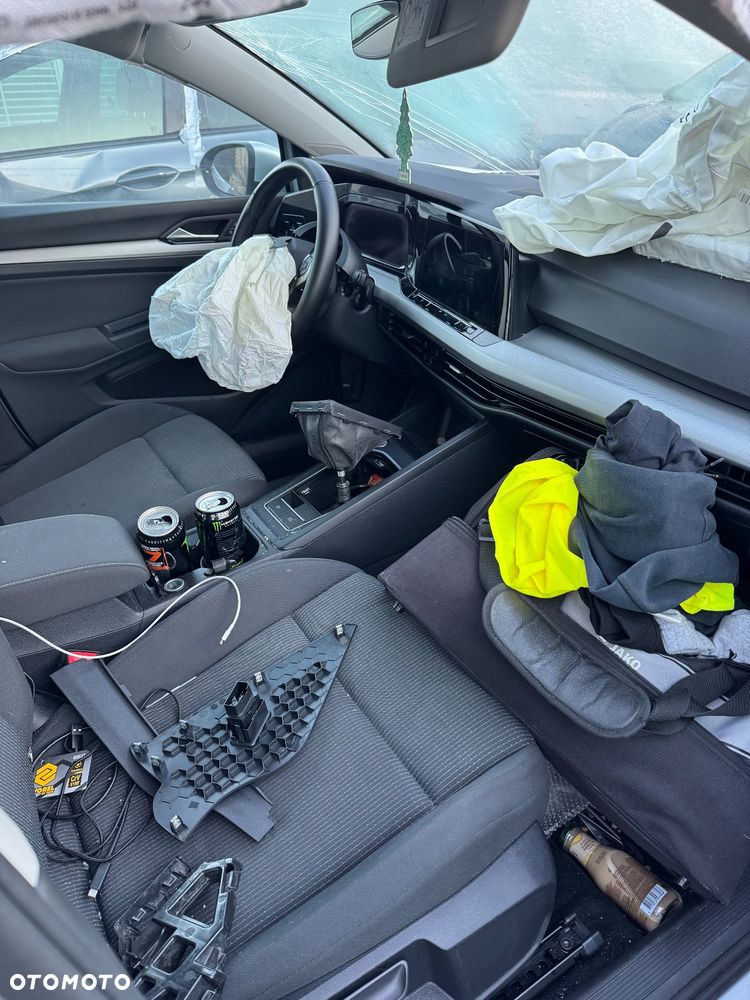 Volkswagen Golf - 6