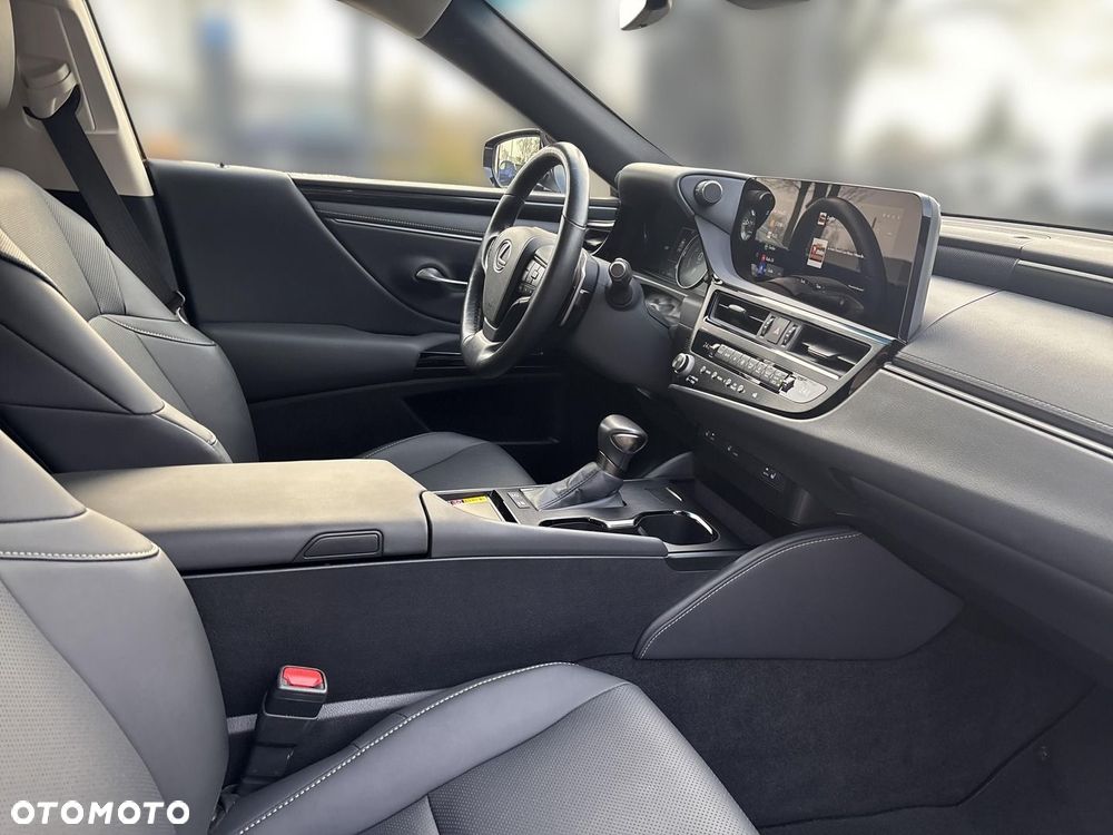 Lexus ES 300h Business Edition - 21