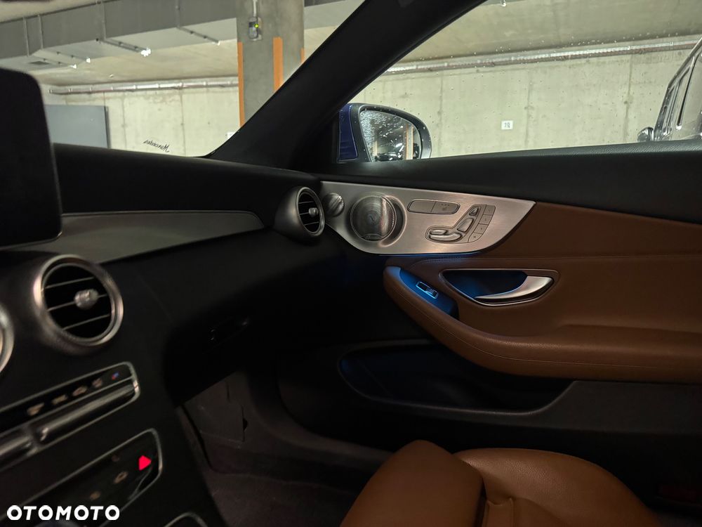 Mercedes-Benz Klasa C 200 4Matic 9G-TRONIC AMG Line - 22