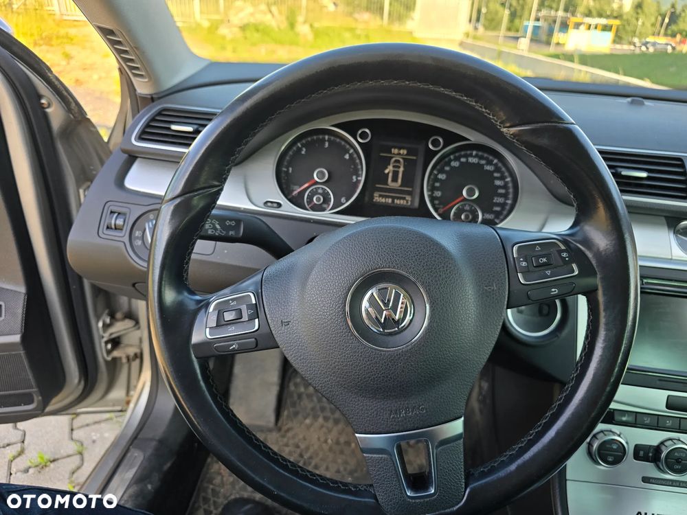 Volkswagen Passat - 3