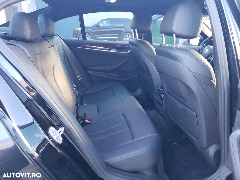 BMW Seria 5 530i xDrive Aut. - 10