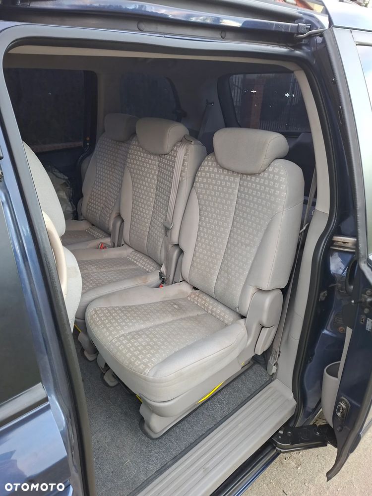 Kia Carnival - 9