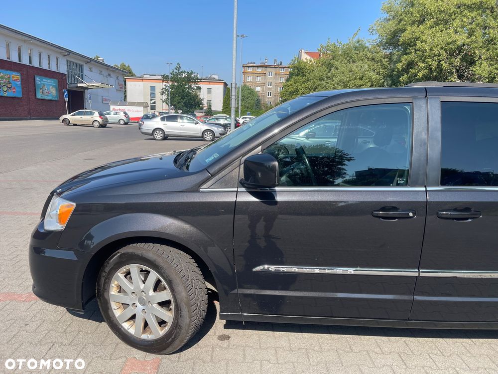 Chrysler Town & Country 3.6 Limited - 31
