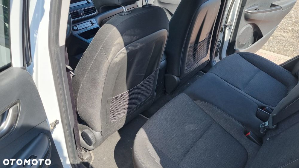 Hyundai Kona 64kWh Executive - 26