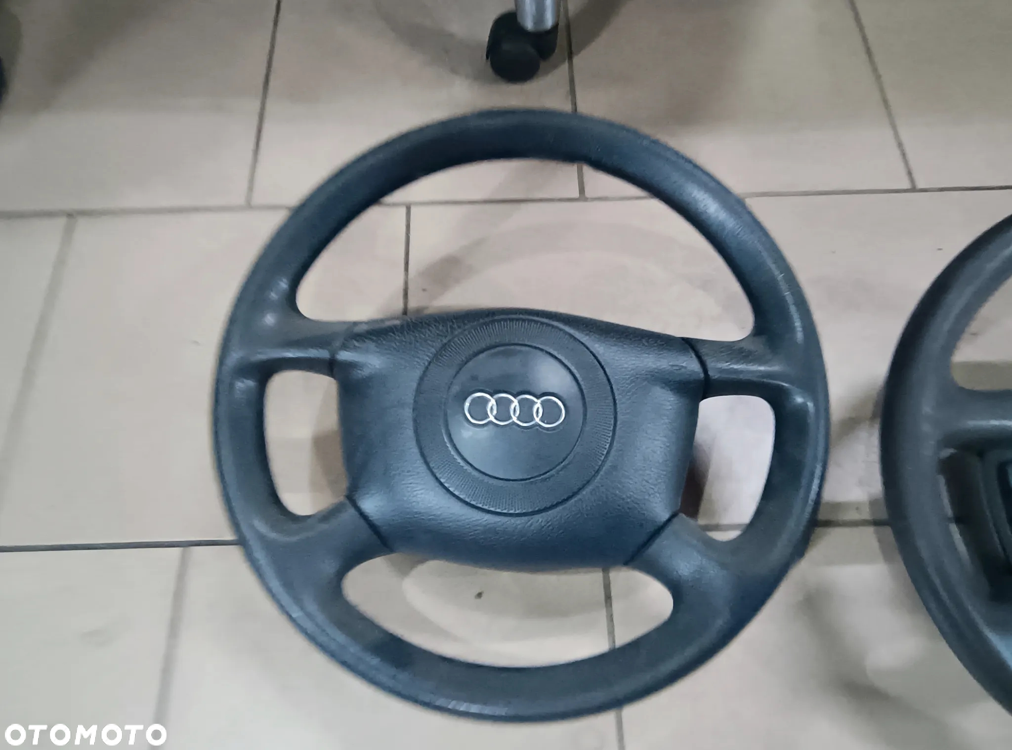 Audi A8 D2 kierownica 2 szt czarna i szara szara z przełącznikami - 7