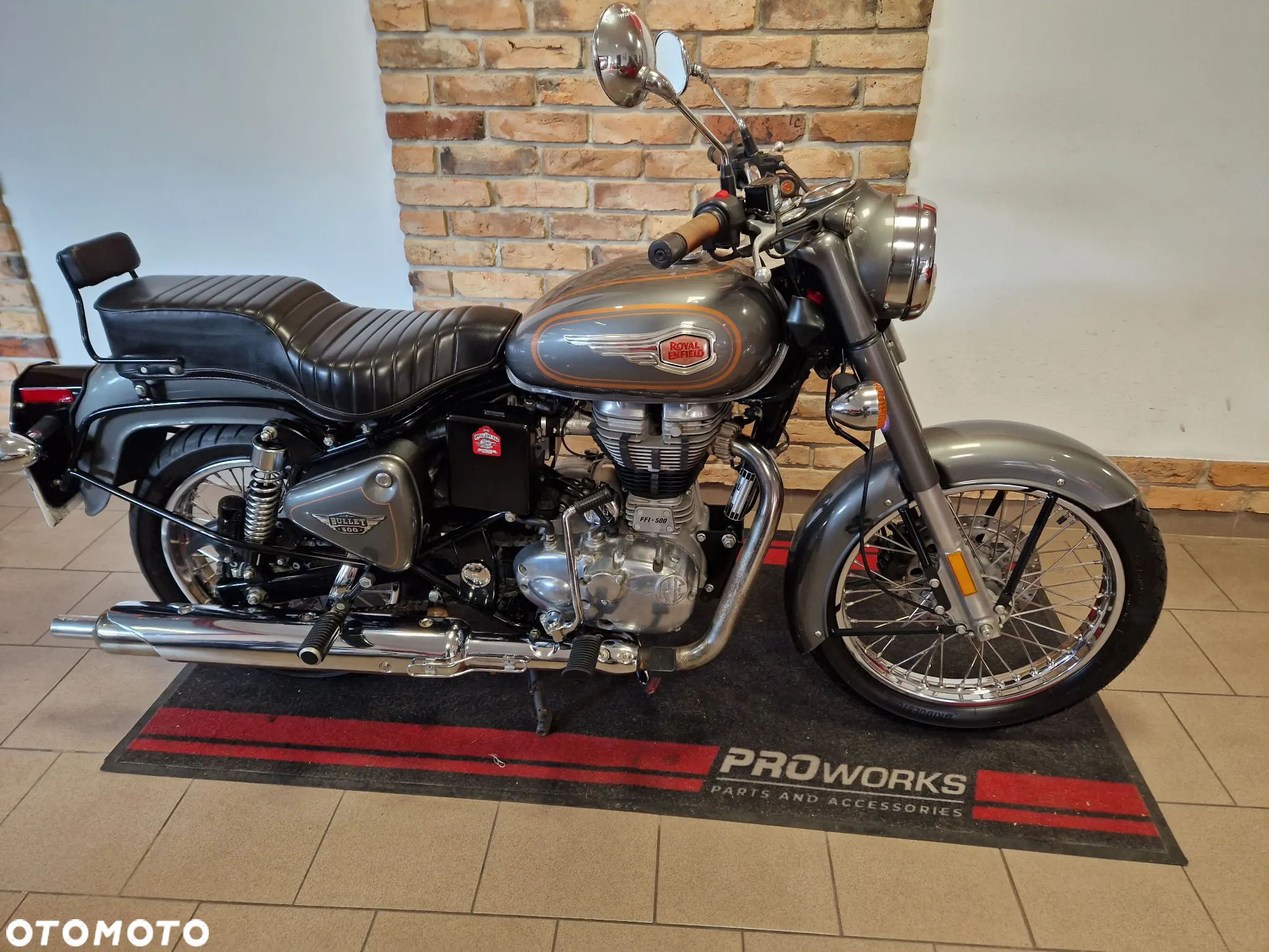 Royal Enfield Bullet - 3