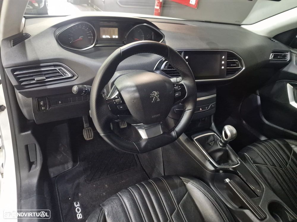 Peugeot 308 SW BlueHDi 130 Stop & Start Allure Pack - 13