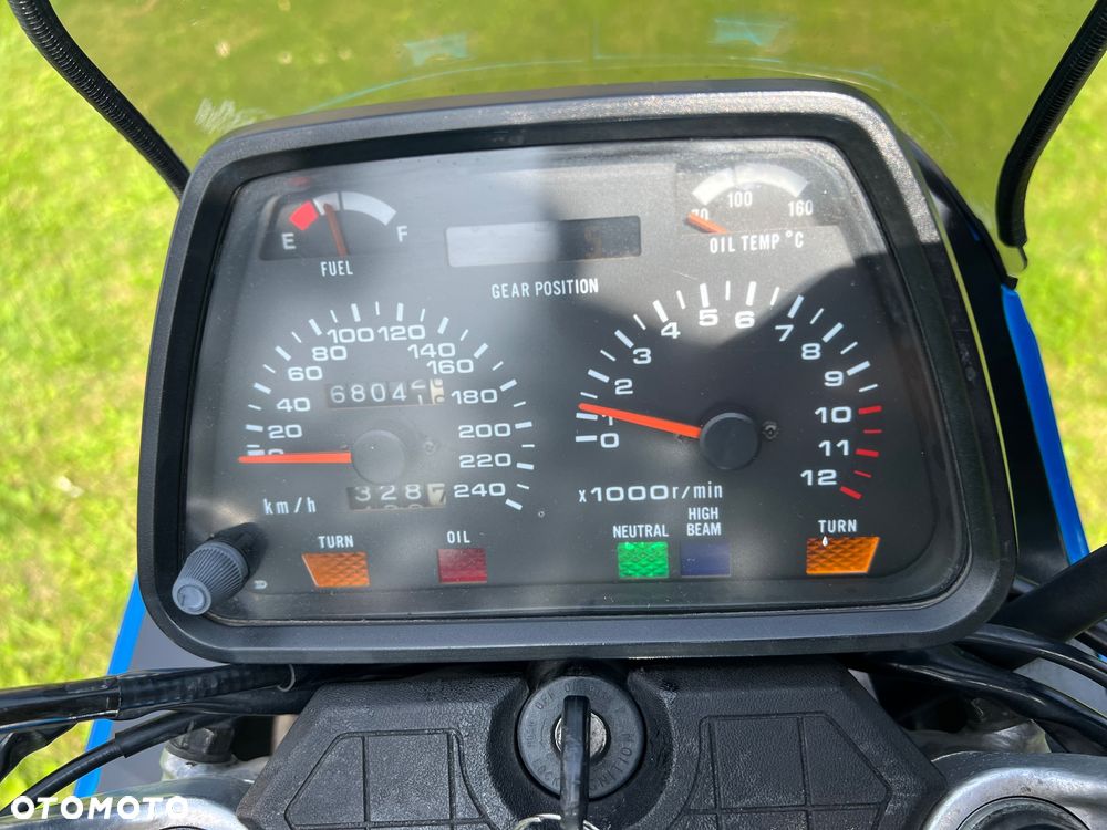 Suzuki GSX - 13