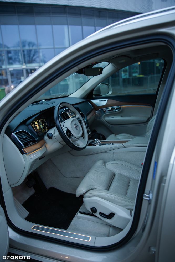 Volvo XC 90 T8 AWD Plug-In Hybrid Excellence - 12