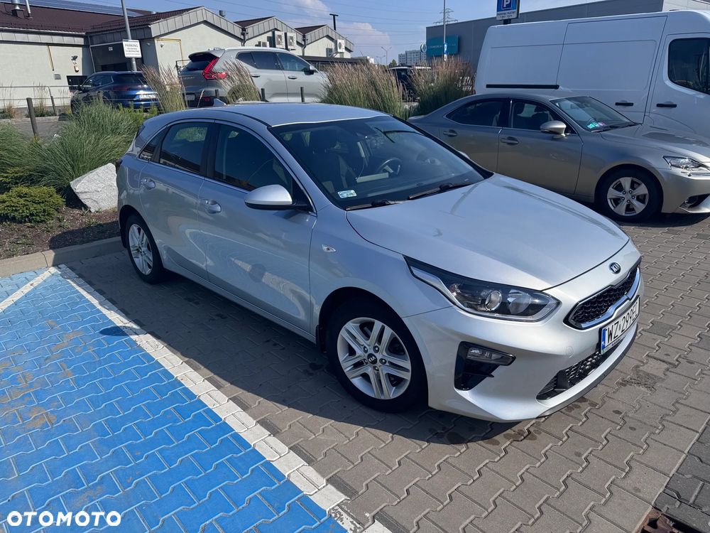 Kia Ceed 1.6 CRDi mHEV M - 3
