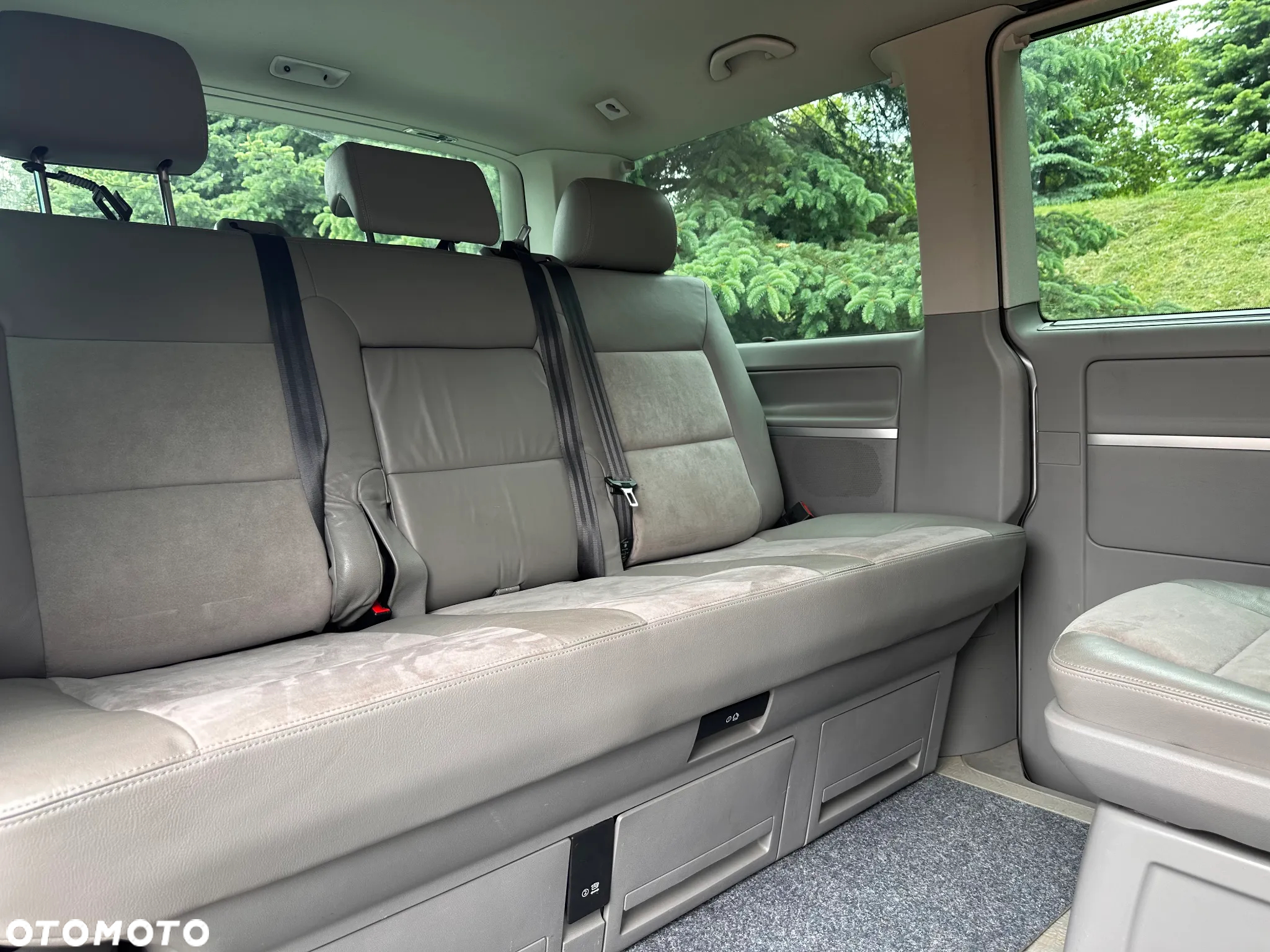 Volkswagen Multivan - 8