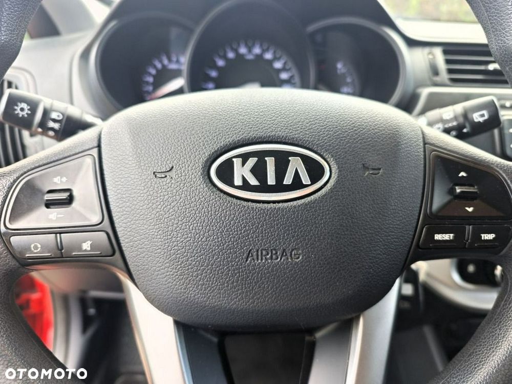 Kia Rio - 14