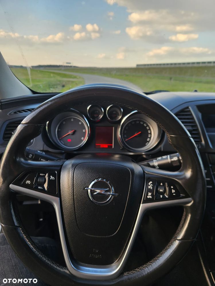 Opel Insignia 2.0 CDTI - 10