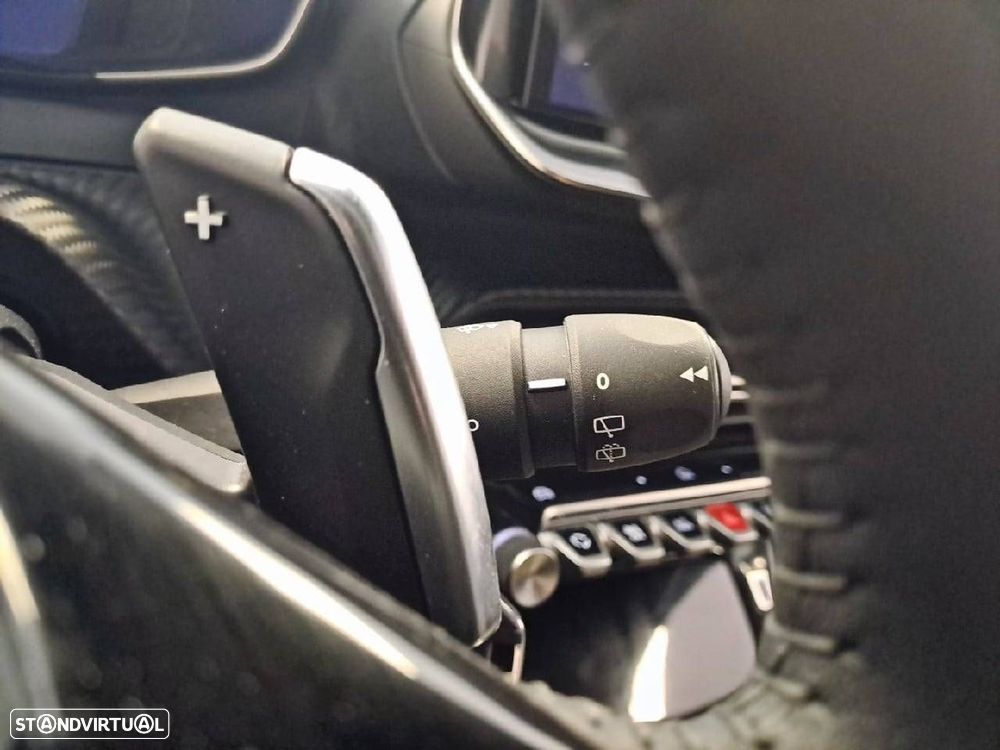 Peugeot 2008 1.2 Hybrid Allure e-DCS6 - 15