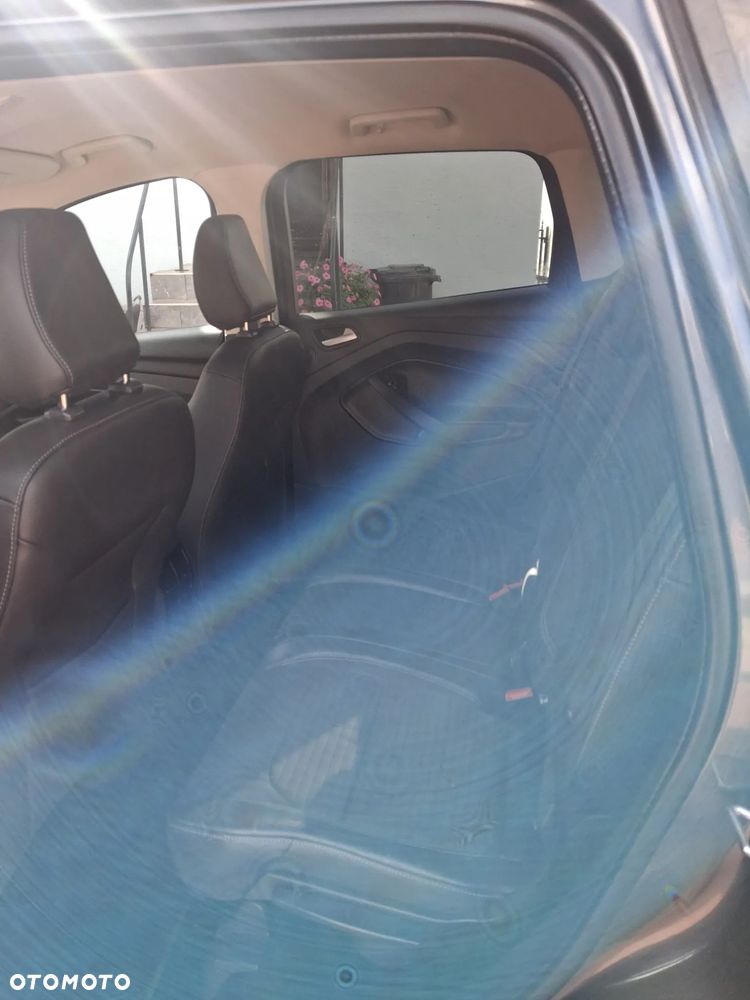 Ford Kuga - 13
