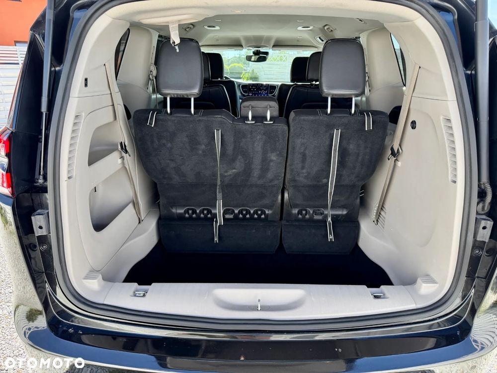 Chrysler Pacifica - 39