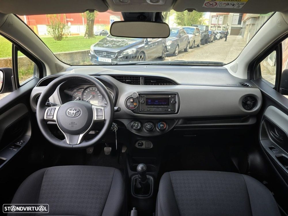 Toyota Yaris 1.0 VVT-i Comfort +PS Style+P.Techno - 5