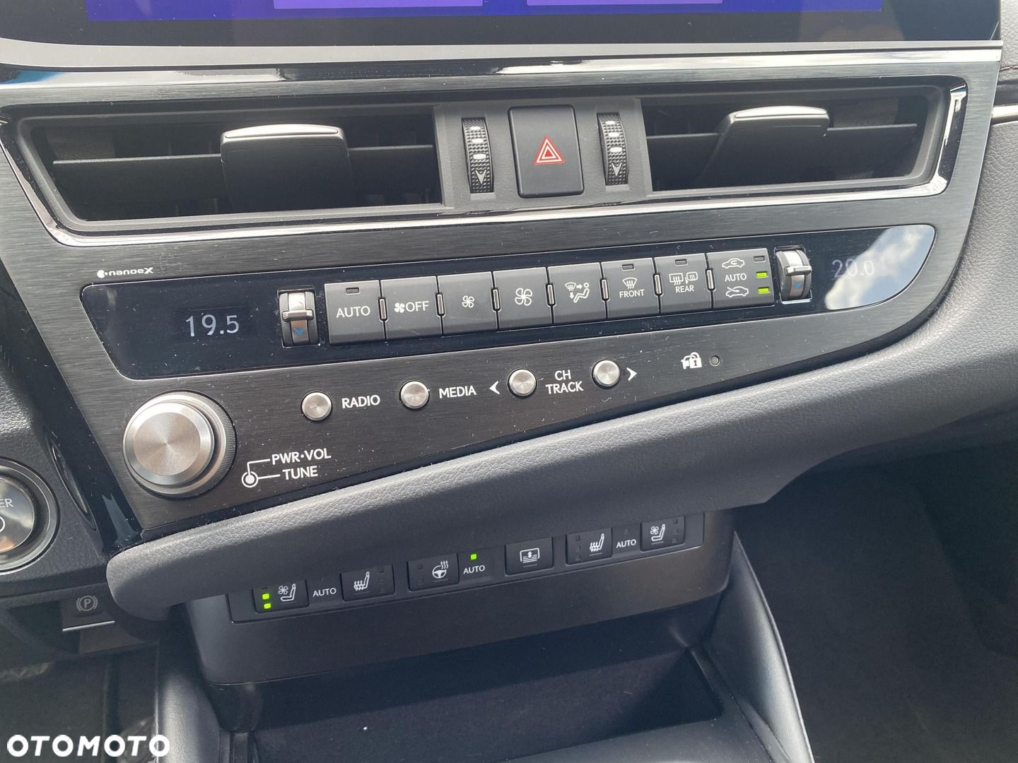 Lexus ES - 23