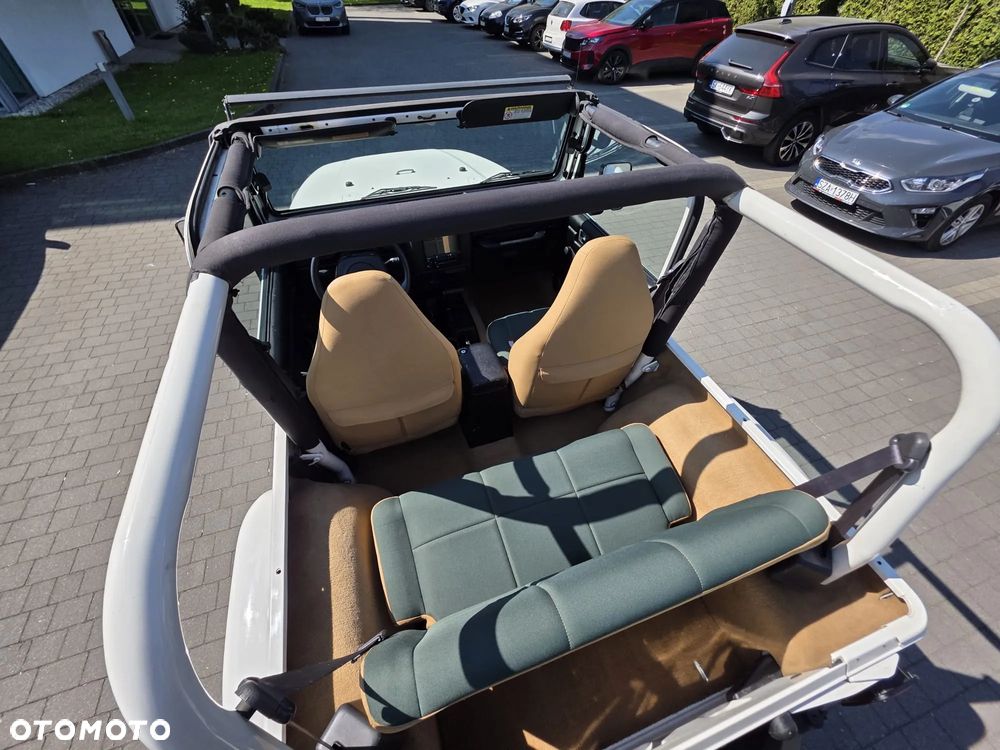 Jeep Wrangler - 16