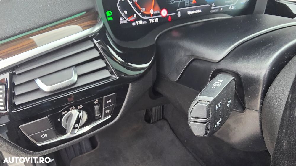 BMW Seria 5 520d Aut. Luxury Line - 28