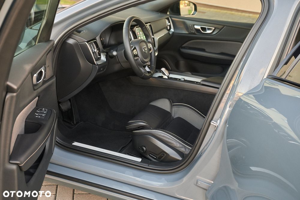 Volvo V60 2022