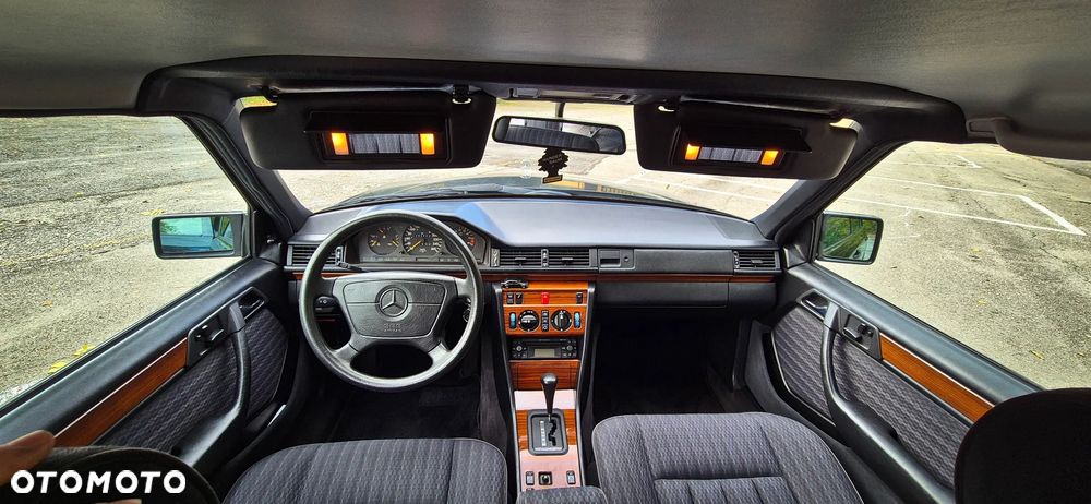 Mercedes-Benz W124 (1984-1993) - 21