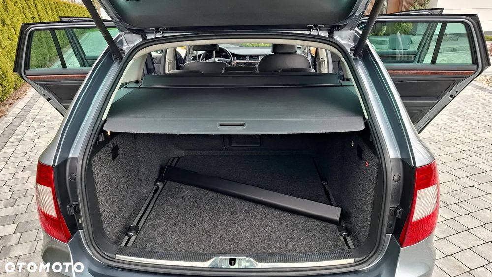 Skoda Superb 2.0 TDI Green tec DSG L&K - 14