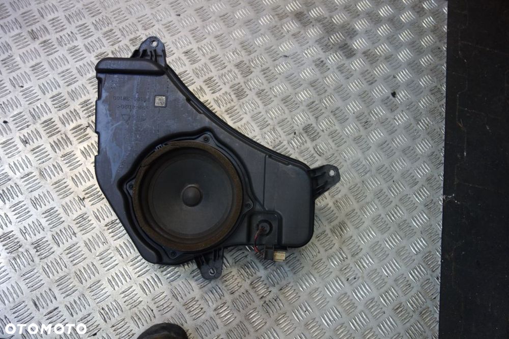 SUBWOOFER JBL KIA SPORTAGE III LIFT - 1