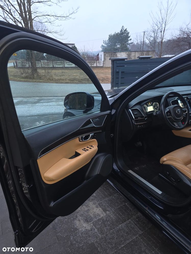 Volvo XC 90 - 16